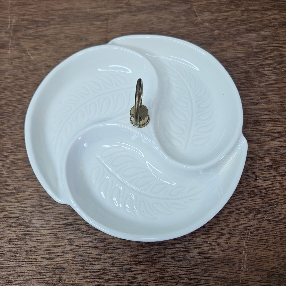 Hager? White Ceramic Divided Serving Dish 3612 USA‎ Leaf Pattern Ring Handle 8in